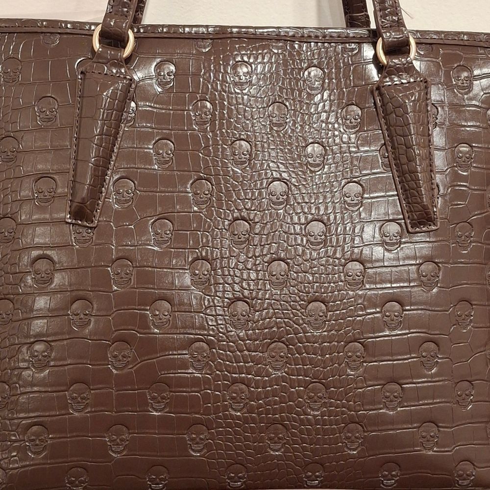 Betsey Johnson XOTOTO Chocolate Skull Tote with Skull Keychain Purse Handbag - Picture 7 of 10
